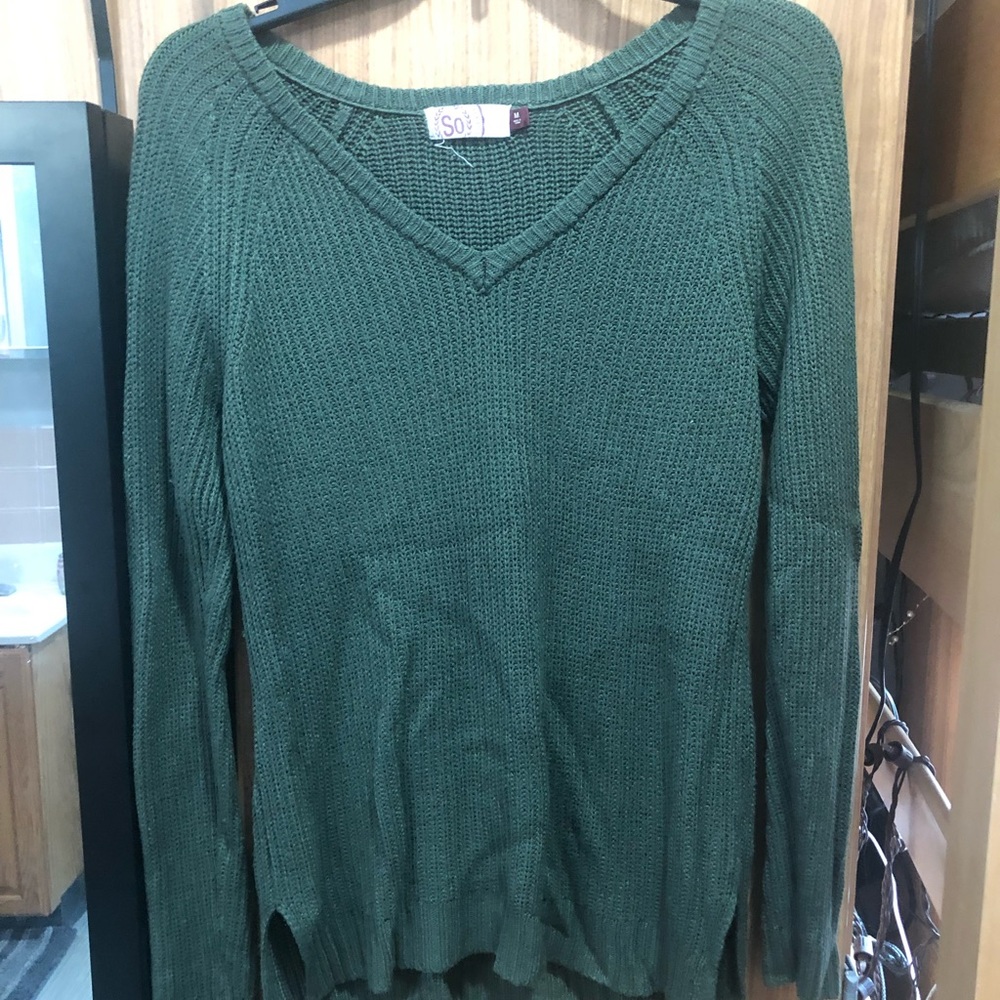 Long sleeve knitted sweater